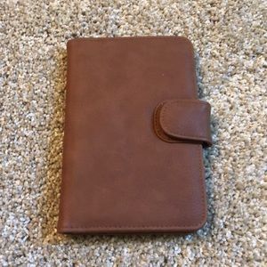 Wallet/phone carrier